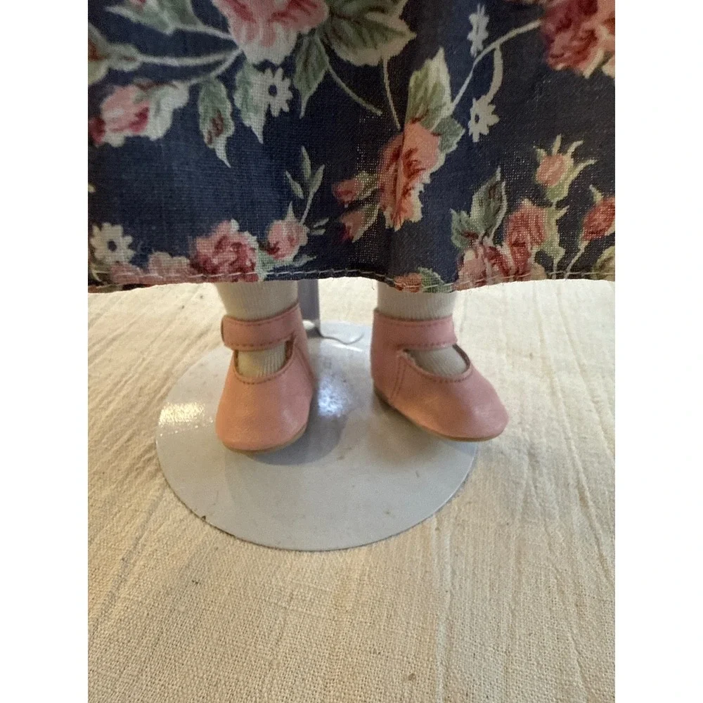 Victorian Treasures 1991 Porcelain Bisque Doll Blue Eyes Pink Floral Dress Stand